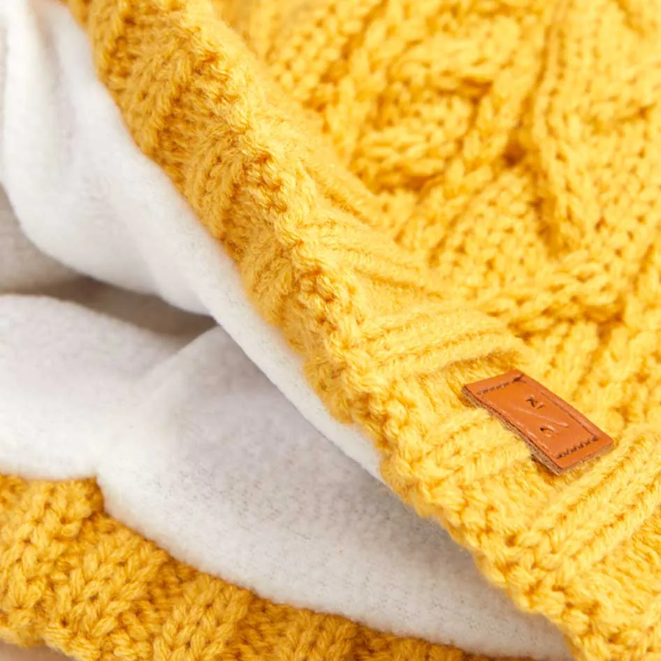 Classic Cable Knit Pom Pom Hat in Honey