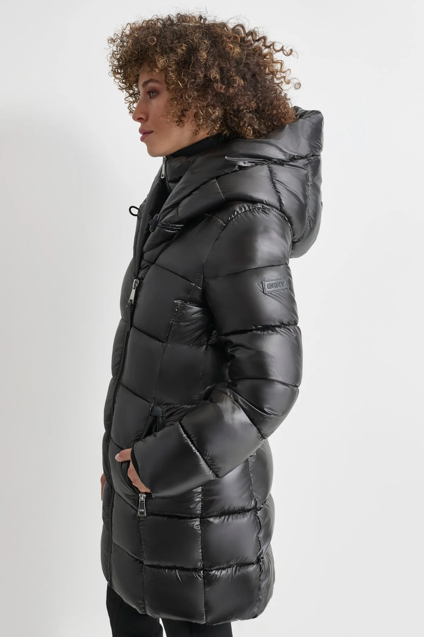 PEARLIZED PUFFER WITH HOOD